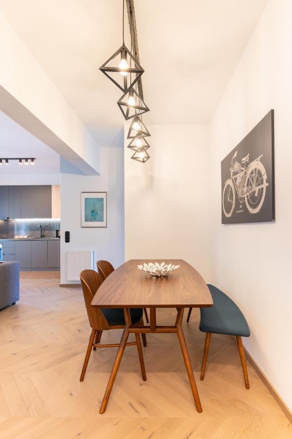 Elegant Apartment In Center, 5Min To History Sites Athens Ngoại thất bức ảnh
