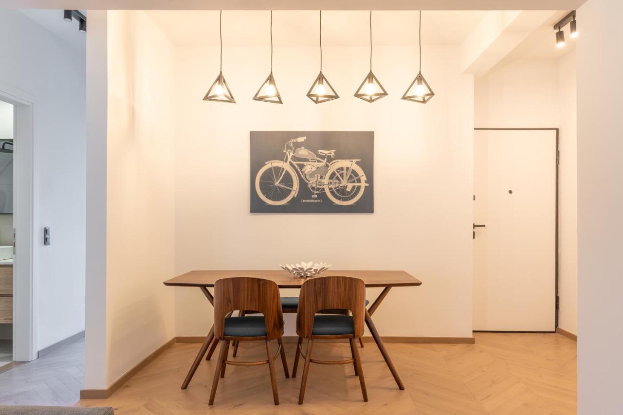 Elegant Apartment In Center, 5Min To History Sites Athens Ngoại thất bức ảnh